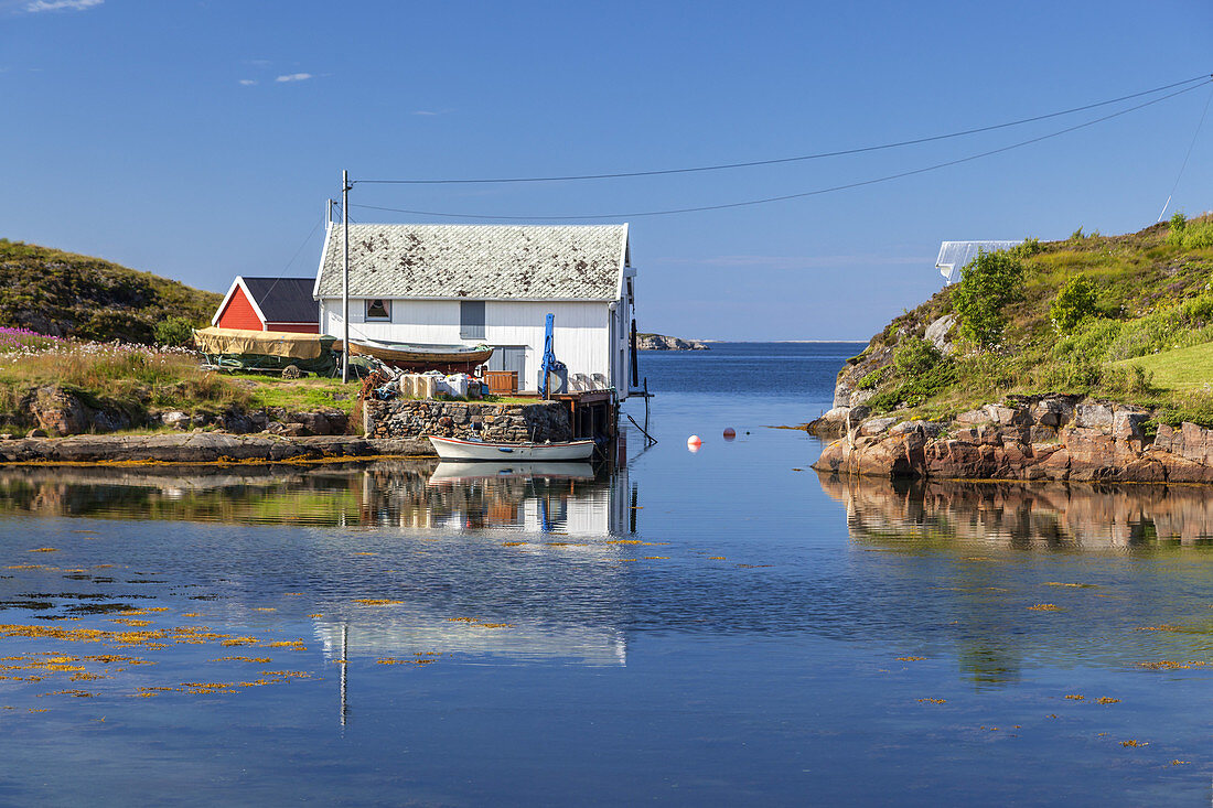 House by the sea by the Atlantic Ocean Road, near Bud, More og Romsdal, Western Norway, Norway, Scandinavia, Northern Europe, Europe