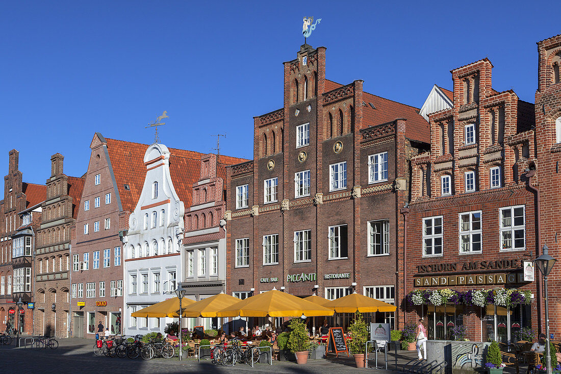 Brick buildings by the old harbour in the Hanseatic town Lüneburg, Lower Saxony, Northern Germany, Germany, Europe