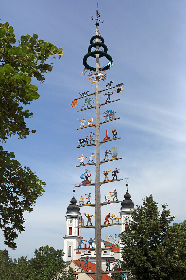 May pole and  Irsee monastery, near Kaufbeuren, Eastern Allgaeu, Allgaeu, Swabia, Bavaria, Germany