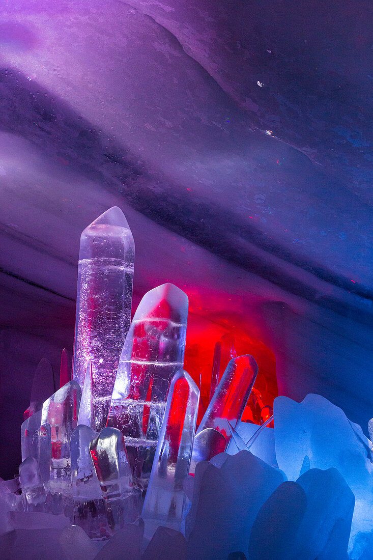 Eis Skulptur in der Dachstein-Eisgrotte, Schladminger Gletscher, Steiermark, Österreich, Europa