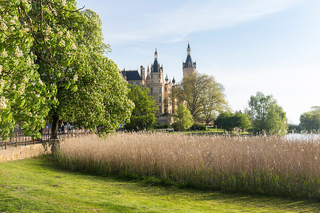 Schwerin castle, inner lake, provincial capital, Mecklenburg lakes, Schwerin, Mecklenburg-West Pomerania, Germany, Europe