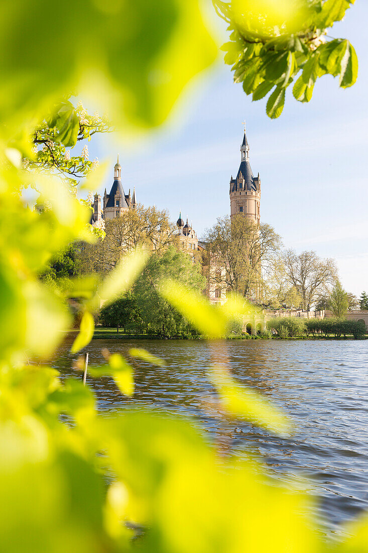 Schweriner Schloss mit Residenzensemble, Schweriner Innensee, Landeshauptstadt, Schwerin, Mecklenburgische Seen, Mecklenburgisches Seenland, Mecklenburg-Vorpommern, Deutschland, Europa