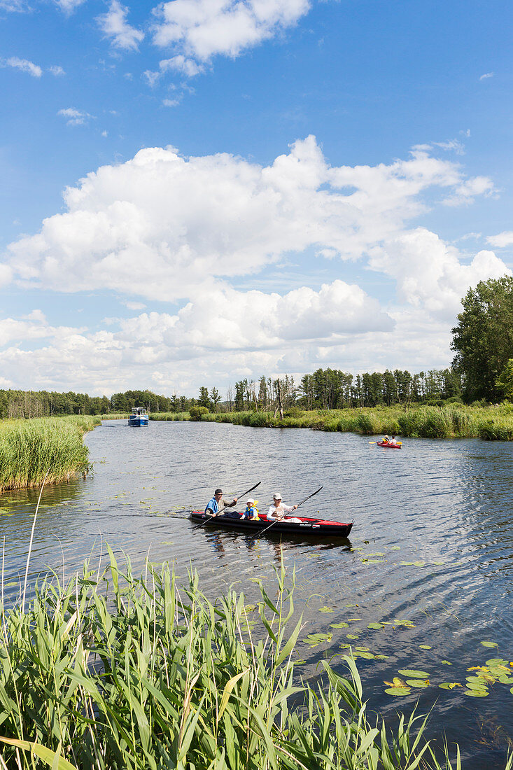 ' Peene, beautiful river, excursion boat ''Hamburg'' on its way to the lake Kummerow, canoe, boat, Mecklenburg lakes, Mecklenburg lake district, Mecklenburg-West Pomerania, Germany, Europe'