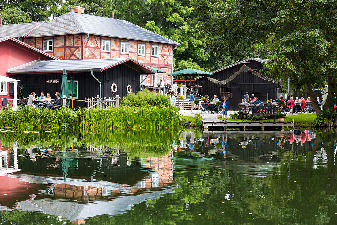 restaurant bridgehouse at Schaalsee, landing stage, Biosphere Reserve Schaalsee, Mecklenburg lake district, Stintenburg, Mecklenburg-West Pomerania, Germany, Europe