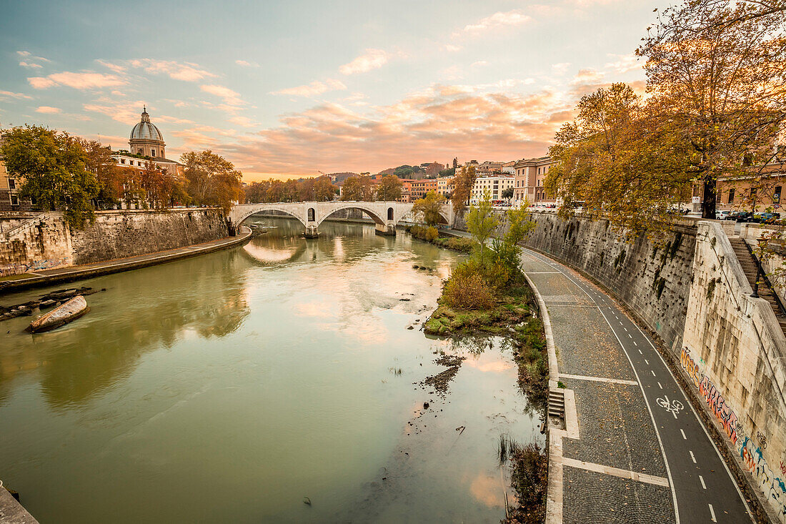 Europe, Italy, Lazio, Rome,  Sunset on Tiber River
