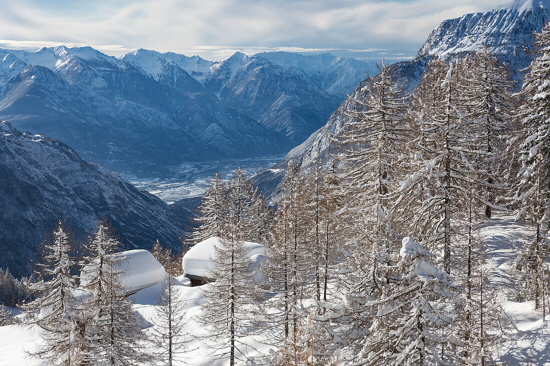 Winteransicht von der Pietro Crosta Hütte, Alp Solcio, Varzo, Verbano Cusio Ossola Provinz, Piemont, Italien, Europa