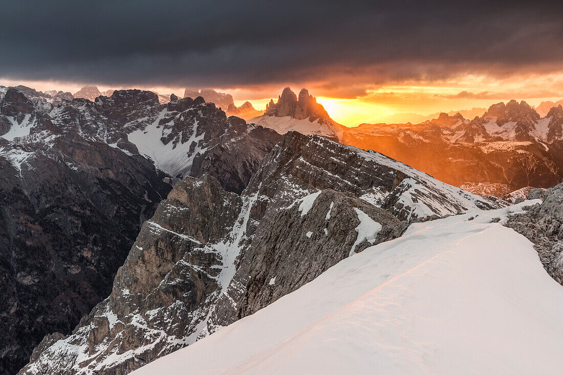 Picco di Vallandro, Dürrenstein, Prato Piazza, Plätzwiese, Dolomiten, Südtirol, ItalienSonnenaufgang an der Wintersonnenwende