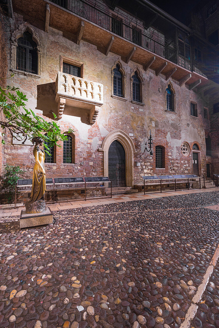 Verona, Veneto, Italy, House of Juliet by night