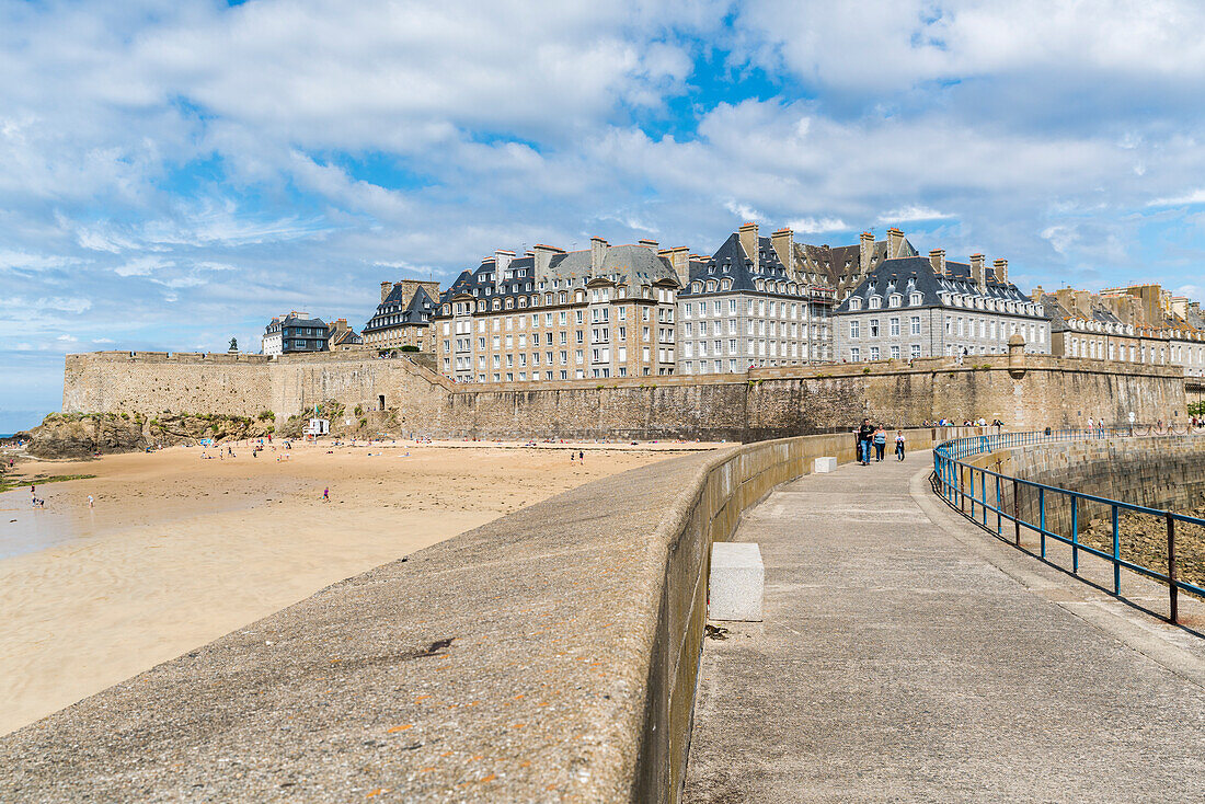 The town seen from the pier, St. Malo, Ille-et-Vilaine, Brittany, France, Europe