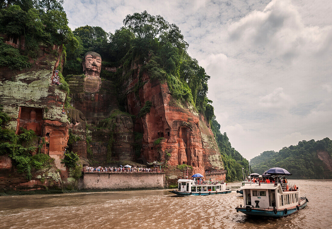 Leshan Giant Buddha, UNESCO World Heritage Site, Leshan, Sichuan Province, China, Asia