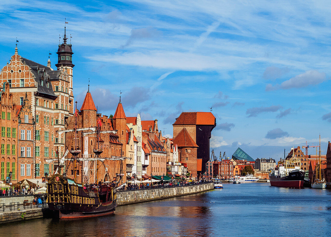 Ships on the Motlawa River, Old Town, Gdansk, Pomeranian Voivodeship, Poland, Europe