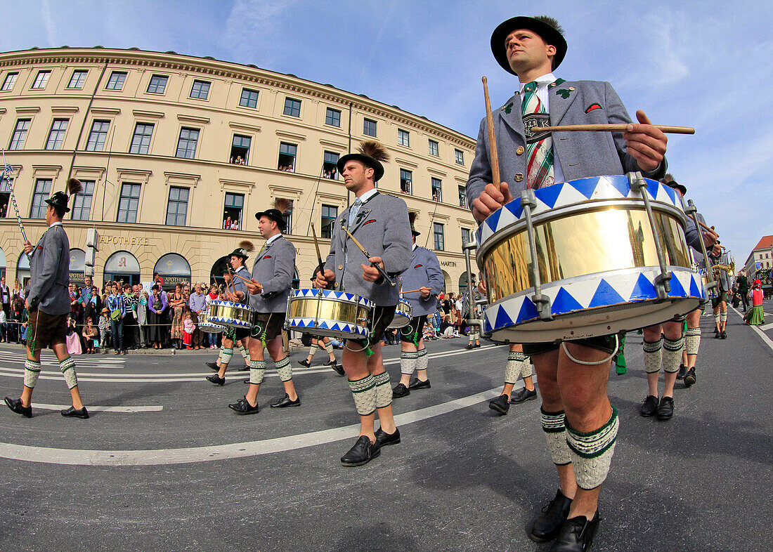 Traditional Costume Parade on occasion of the Oktoberfest, Munich, Upper Bavaria, Bavaria, Germany, Europe