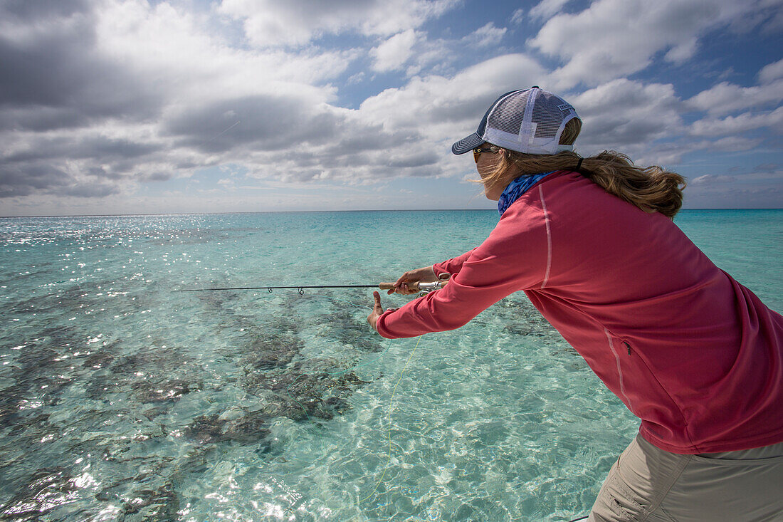 A woman explores the Cayo Largo and Cayo Cruz fisheries. Cuba, January 2016.