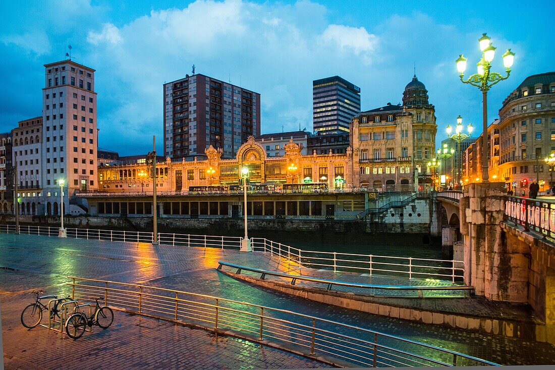 Puente de El Arenal de Bilbao Vizcaya Pais Vasco España Europa