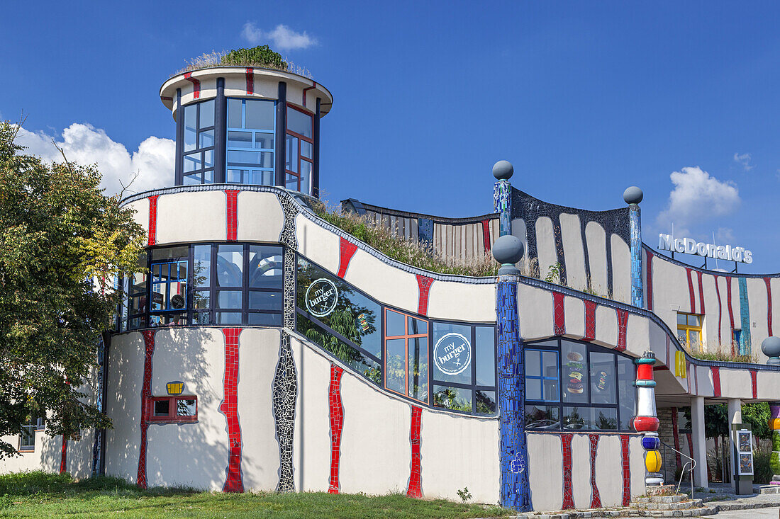 Hundertwasser-Raststation in Bad Fischau an der A2, Bad Fischau-Brunn, Niederösterreich, Österreich, Europa