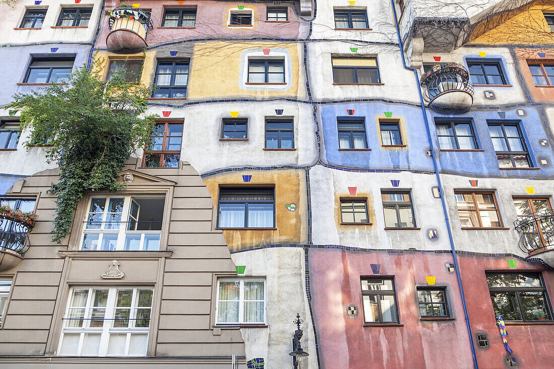 Famous building Hundertwasserhaus of Friedensreich Hundertwasser and Josef Krawina in Vienna, Eastern Austria, Austria, Europe