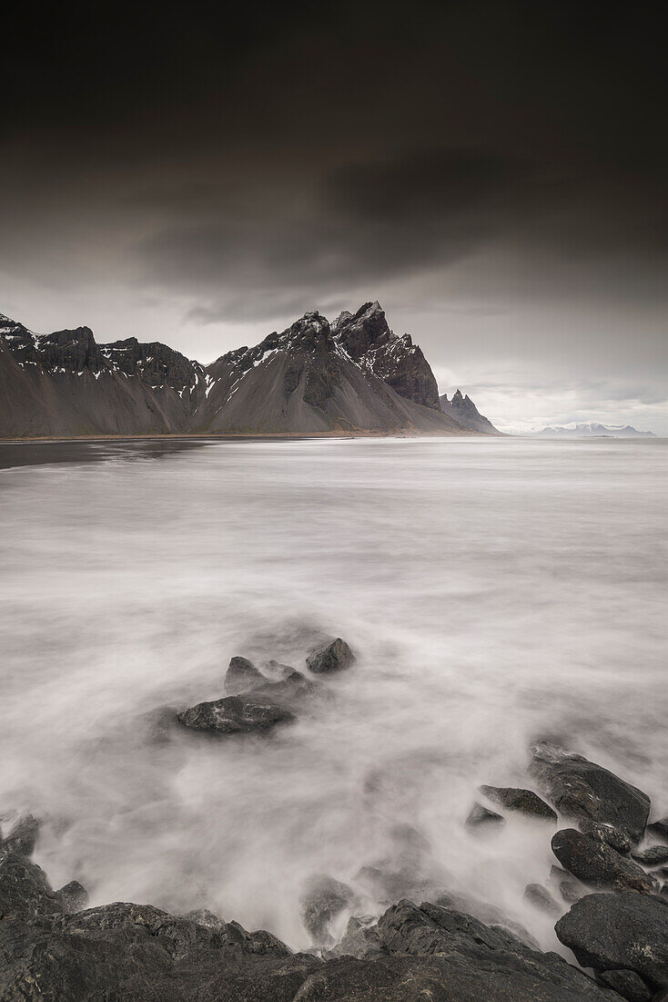 Vestrahorn Berge bei Stokksness, Island, Polarregionen