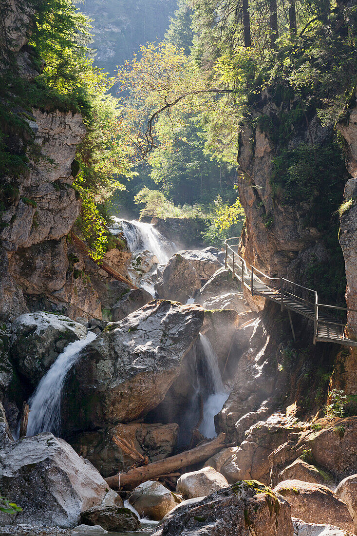 Wasserfall in der Poellat-Schlucht, Schwangau, Allgäu, Schwaben, Bayern, Deutschland, Europa