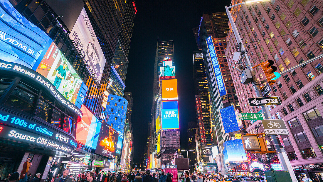 Times Square bei Nacht, New York City, Vereinigte Staaten von Amerika, Nordamerika