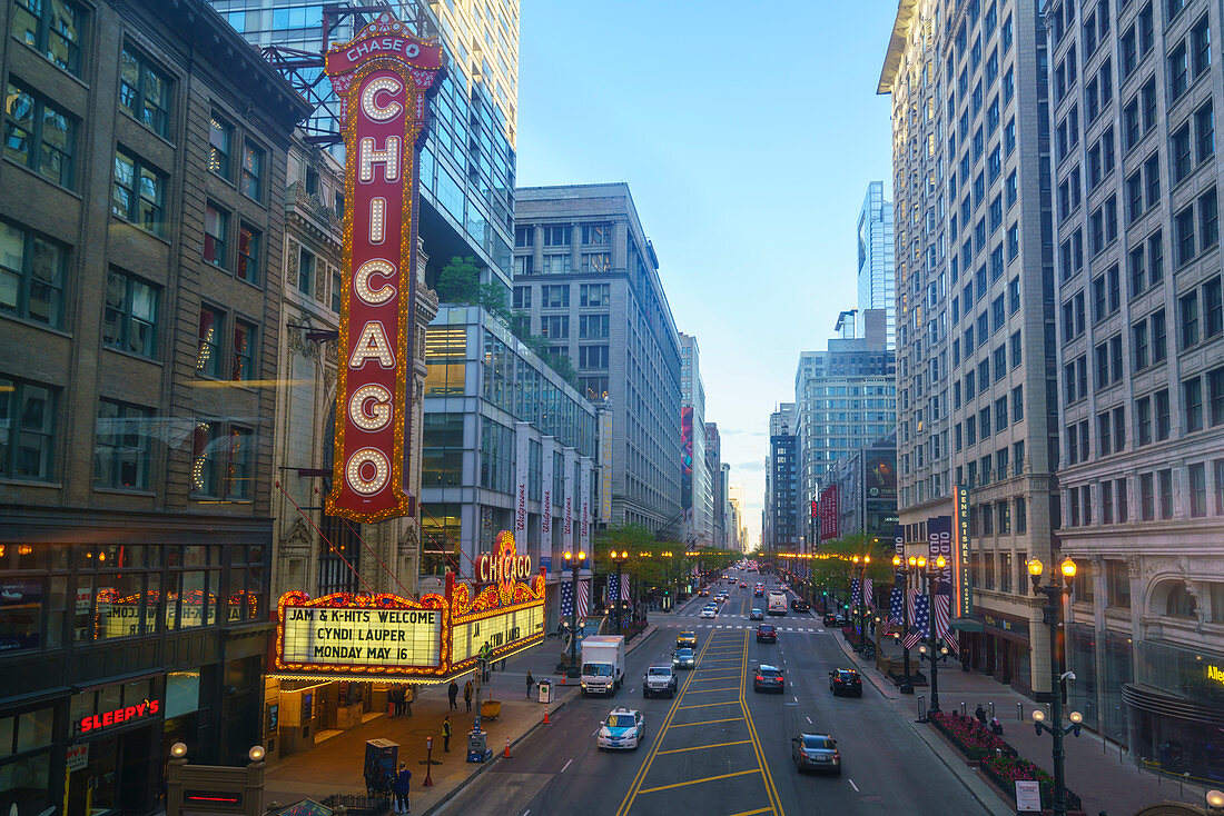 Das Chicago-Theater auf North State Street, Chicago, Illinois, Vereinigte Staaten von Amerika, Nordamerika