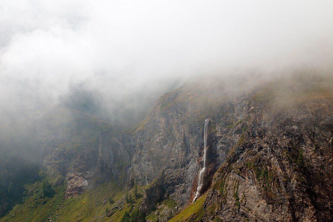 Germanasca valley, Piedmont, Turin, Italy, Pis piedmont waterfall