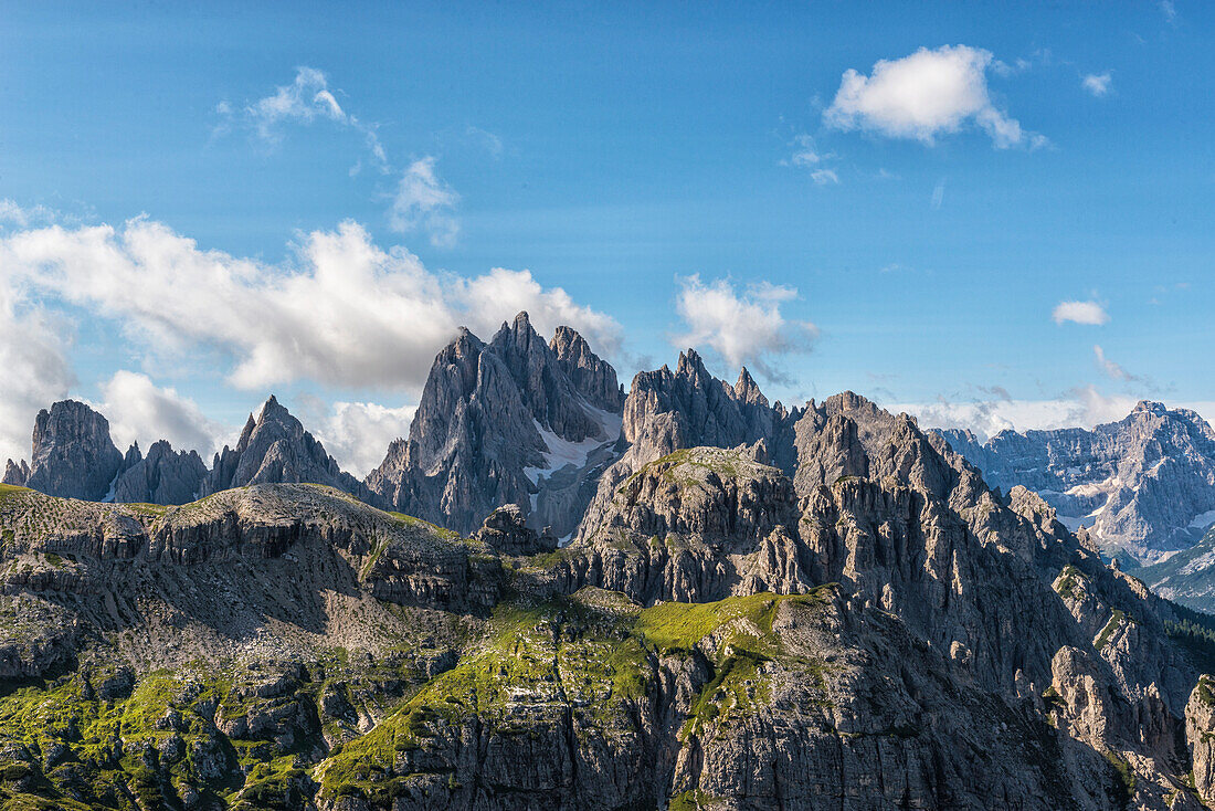 Panoramablick auf Cadini di Misurina und Auronzo Zuflucht, Venetien Sesto Dolomiten Italien Europa