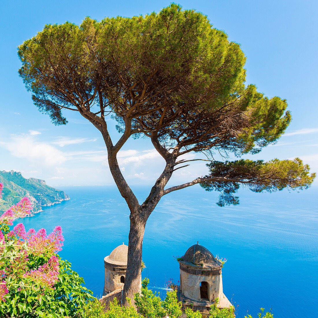 Ravello, Amalfiküste, Sorrent, Italien, Blick auf die Küste von Villa Rufolo