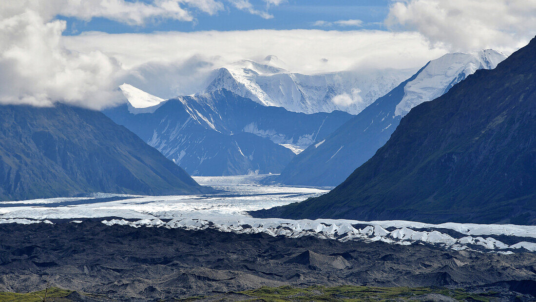 Huge Matanusca glacier, Alaska, USA