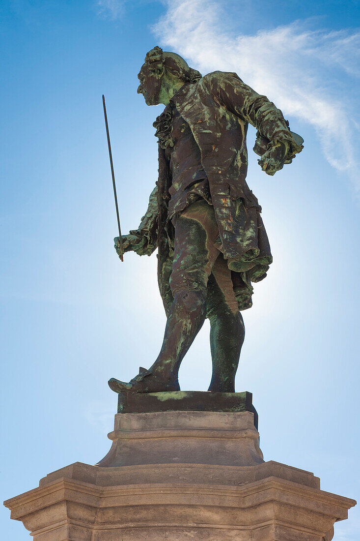 Europa, Slowenien, Istrien, Piran, Violinist und Komponist Giuseppe Tartini Statue Großansicht auf dem Hauptplatz