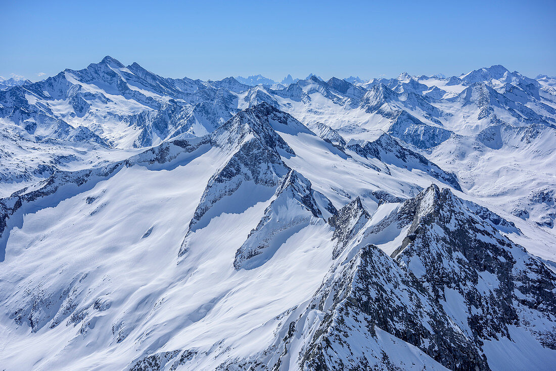 View towards Roetspitze and Hochgall, from Reichenspitze, Zillertal Alps, Tyrol, Austria