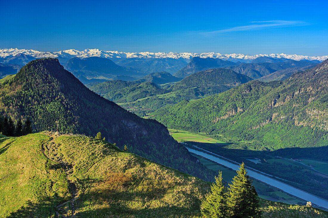 Heuberg, Kranzhorn, Inntal und Zillertaler Alpen im Hintergrund, Heuberg, Chiemgauer Alpen, Chiemgau, Oberbayern, Bayern, Deutschland