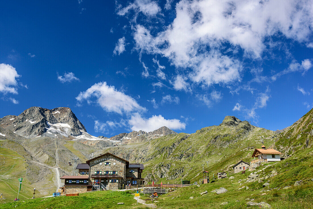 Hut Dresdner Huette, Stubai highroute, Stubai Alps, Tyrol, Austria