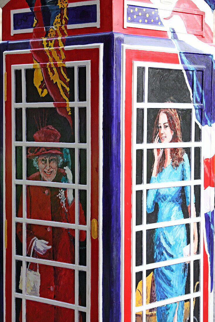 Bemalte Telefonzelle, Thames Street, Windsor, Berkshire, England
