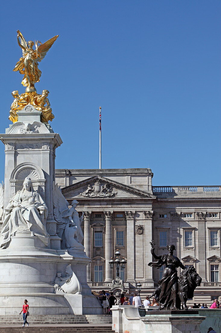 Queen Victorial Memorial and Buckingham Palace, Westminster, London, England