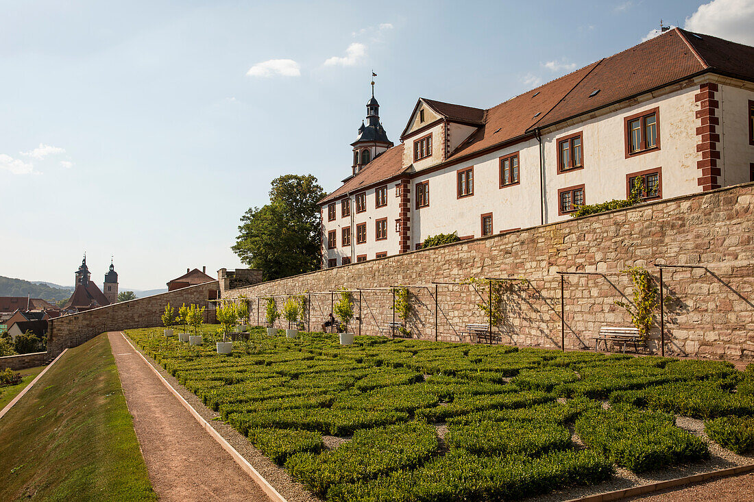 View over the gardens to Wilhelmsburg Castle, Schmalkalden, Thuringia, Germany, Europe