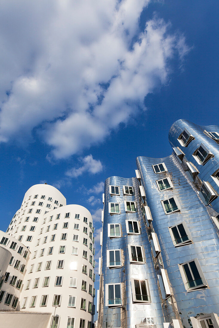 Neuer Zollhof (Architect: F.O. Gehry), Medienhafen, Duesseldorf, North Rhine-Westphalia, Germany