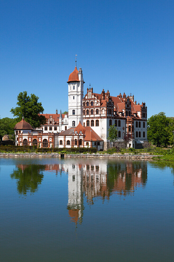 Schloss Basedow, Mecklenburgische Seenplatte, Mecklenburg-Vorpommern, Deutschland