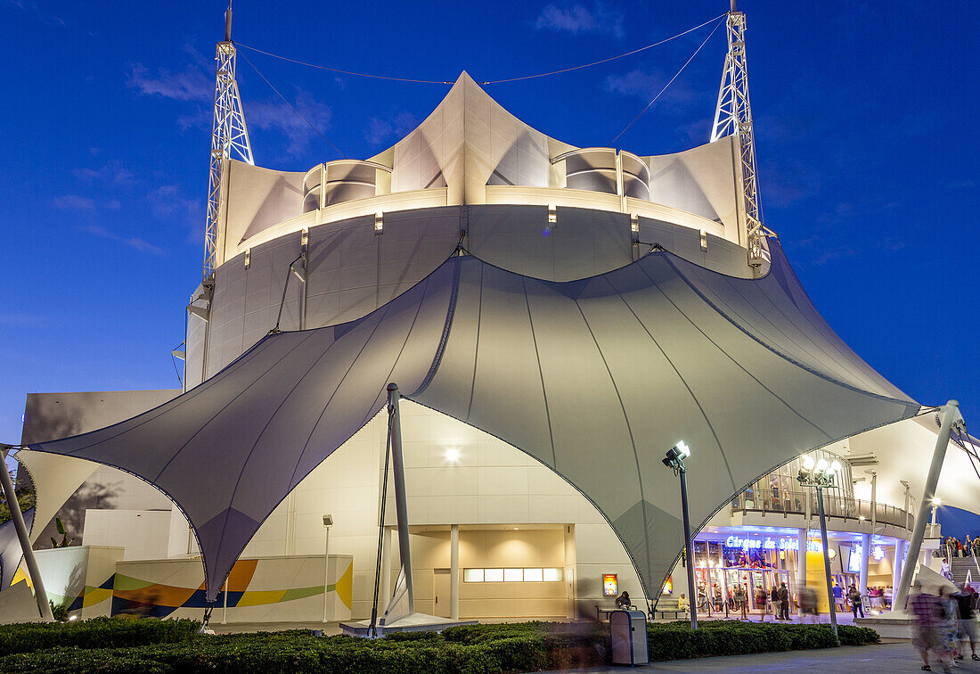 Cirque Du Soleil, Downtown Disney, Orlando, Florida, Usa.,YB3-2170068 - © - Grant Rooney
