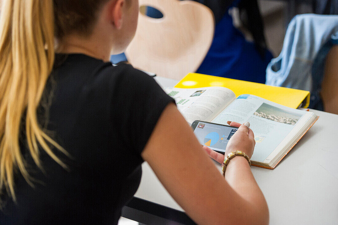 class in school, working with smartphones, Baden-Wuerttemberg, Germany