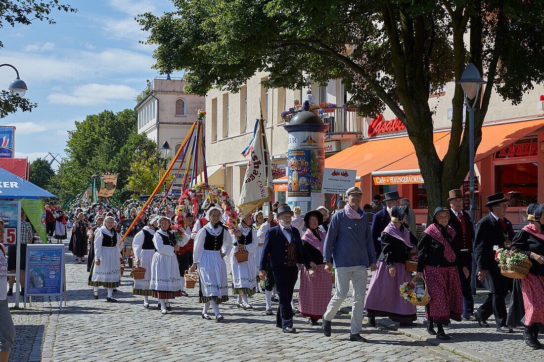 Warnemuender Umgang festival, Volksfest, Mecklenburg Vorpommern, Germany