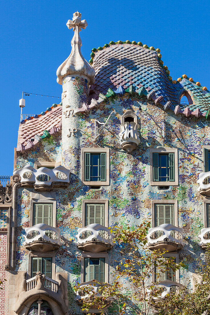 Casa Batllo, a modernist building by Antoni Gaudi, UNESCO World Heritage Site, on Passeig de Gracia, Barcelona, Catalonia (Catalunya), Spain, Europe