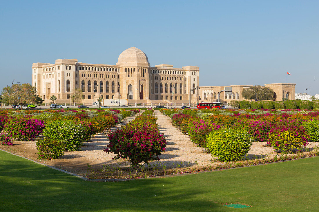 Blick auf den Obersten Gerichtshof, Muscat, Oman, Mittlerer Osten