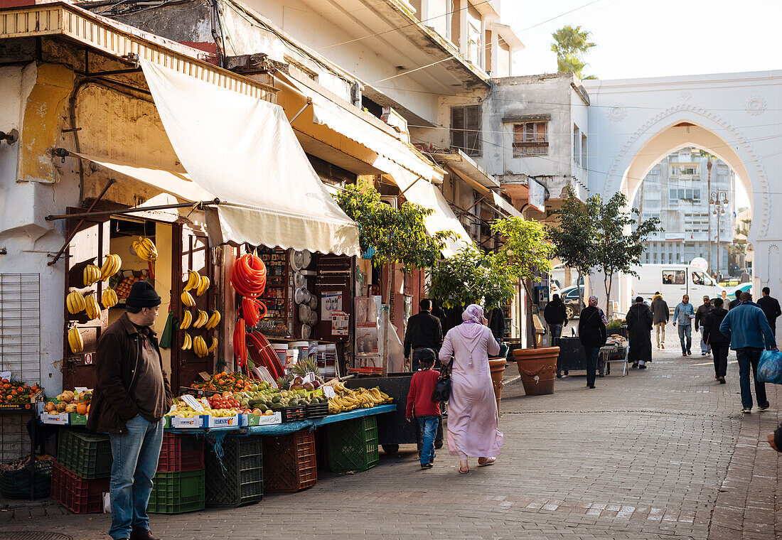Straßenszene in der Medina, Tanger, Marokko, Nordafrika, Afrika