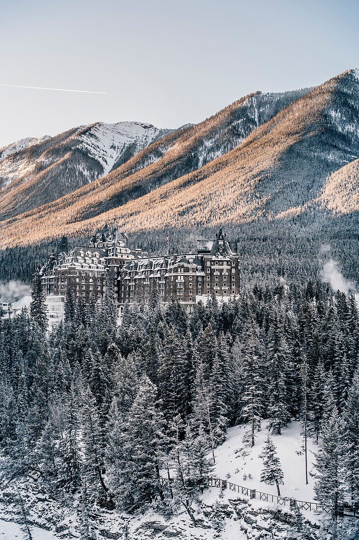 - Das Fairmont Banff Springs Hotel, Banff Town, Bow Tal, Banff National Park, Alberta, Kanada, Nordamerika