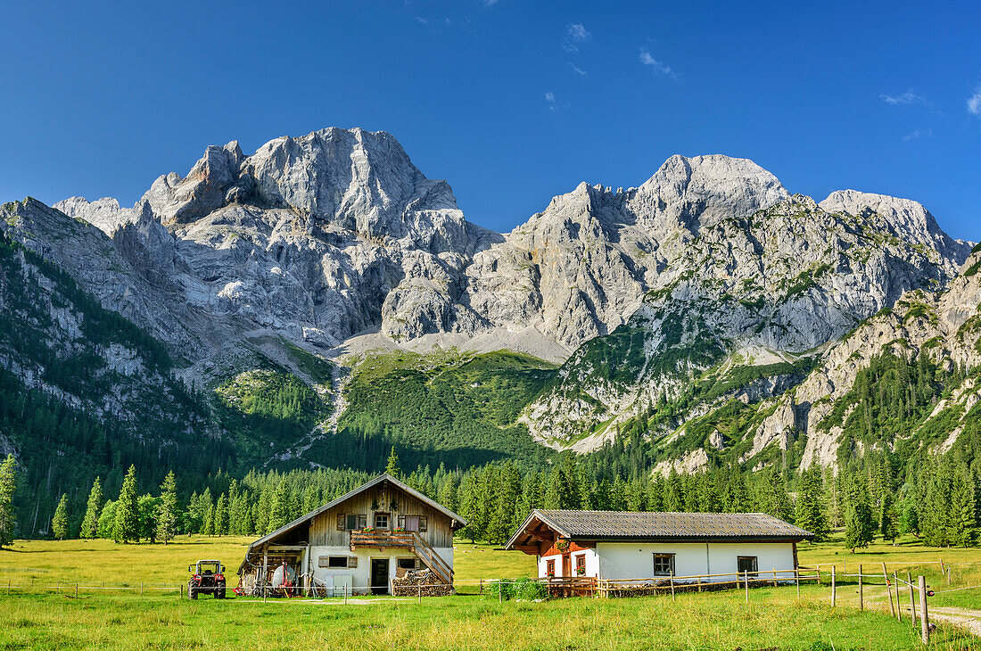 Alpine hut Ronalm with Oestliche Karwendelspitze, Ronalm, valley Rontal, Karwendel range, Natural Park Karwendel, Tyrol, Austria