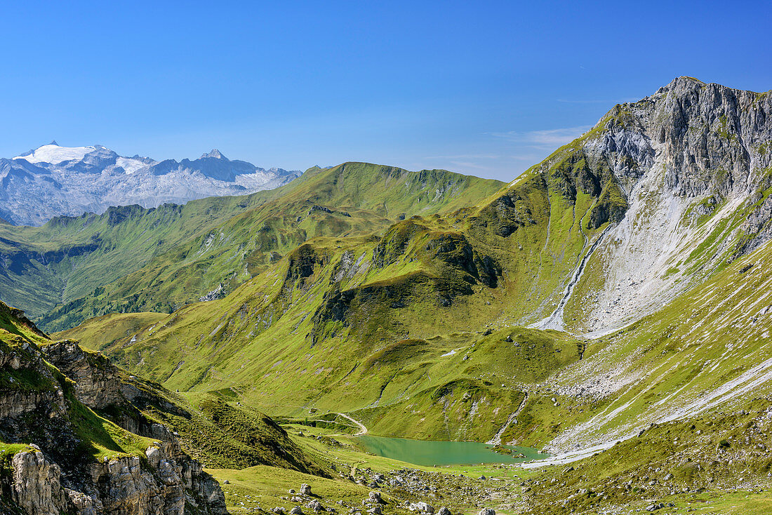 View towards cirque Zaunerkar with lake Zaunersee, Ankogel in background, Grosses Mosermandl, valley Riedingtal, Radstadt Tauern, Lower Tauern, Carinthia, Austria