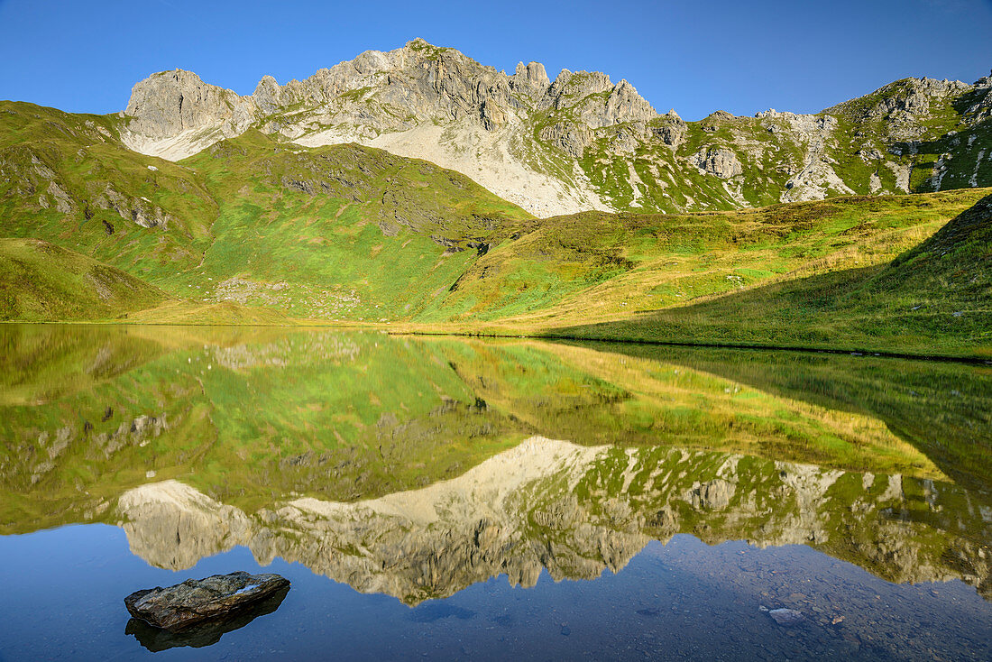 Lake Iglsee with Wildkarkopf, valley Riedingtal, Radstadt Tauern, Lower Tauern, Carinthia, Austria