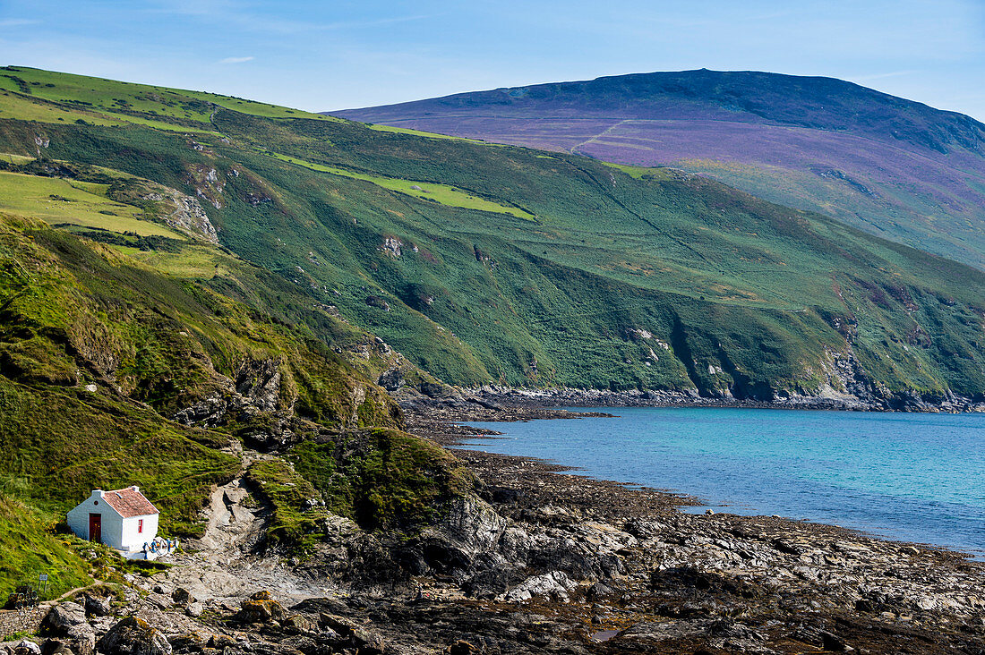 Kleines Häuschen an der Küste der Isle of Man, Kroneabhängigkeit des Vereinigten Königreichs, Europa