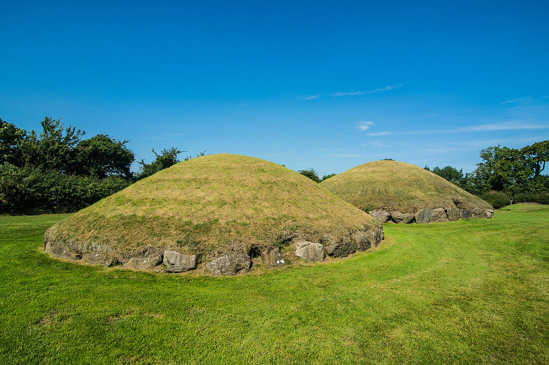 Knowth, neolithisches Durchgangsgrab, UNESCO-Welterbestätte, prähistorisches Bru na Boinne, Tal des Flusses Boyne, Grafschaft Meath, Leinster, Republik Irland, Europa