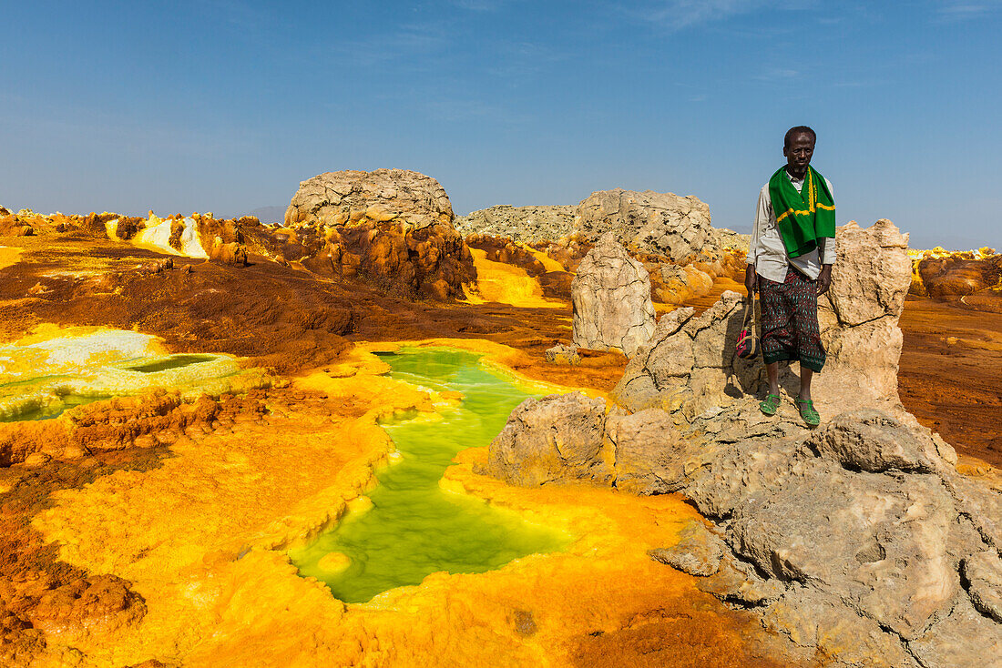 Bunte Quellen der Säure in Dallol, heißesten Ort auf der Erde, Danakil Depression, Äthiopien, Afrika